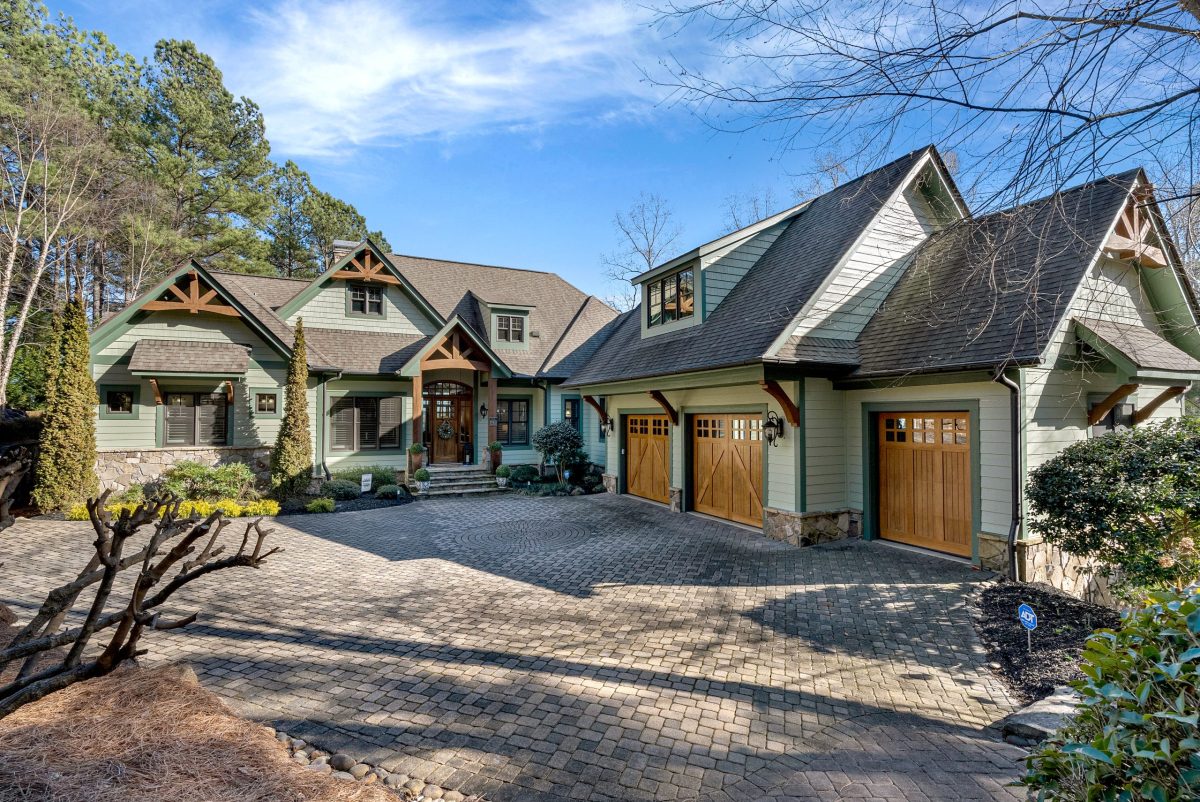 Luxury lake listing