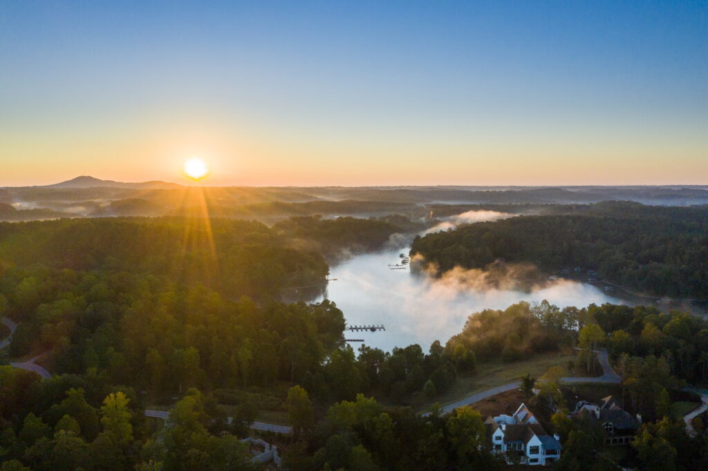 homes for sale in lake keowee