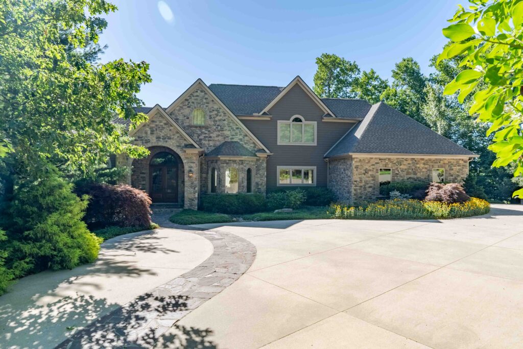 39 The Cliffs Parkway